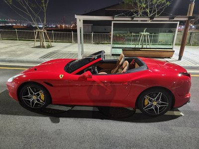 FERRARI CALIFORNIA - 9