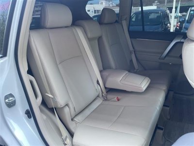 2023 Toyota LAND CRUISER PRADO thumbnail 26