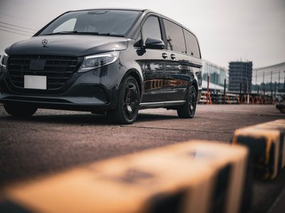 صورة 4 لـ 2025 Mercedes-BENZ V-CLASS