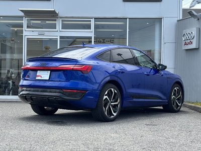 AUDI Q8 - 8