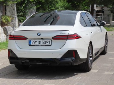 BMW 5 SERIES - 4