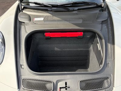 2022 Porsche 911 — миниатюра 26