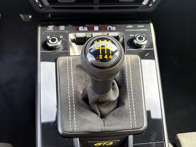 2022 Porsche 911 — миниатюра 19
