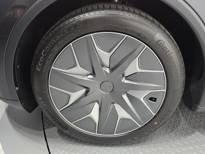 TESLA MODEL Y - 6