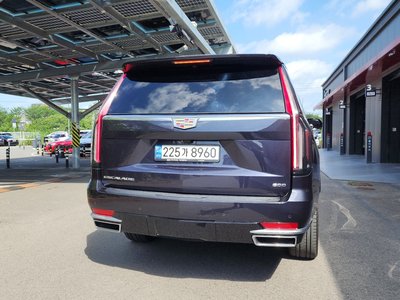 2022 Cadillac ESCALADE 5TH GENERATION photo 3