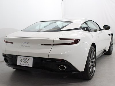ASTON MARTIN DB11 - 10