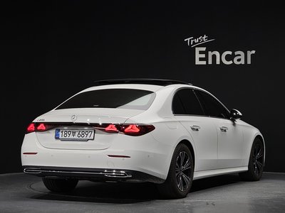 MERCEDES-BENZ E-CLASS - 3