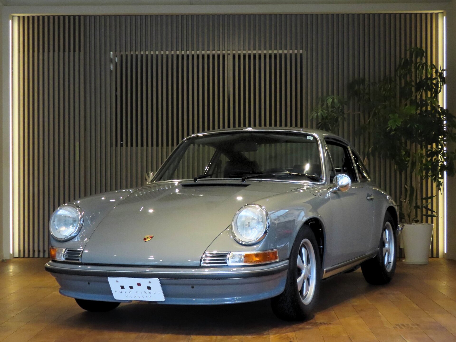 PORSCHE 911 - View 1