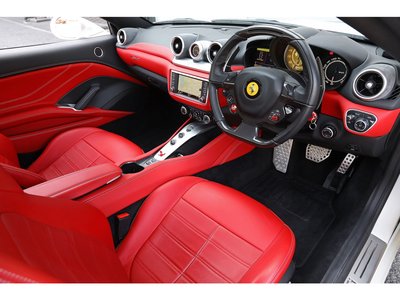 FERRARI CALIFORNIA T - 2