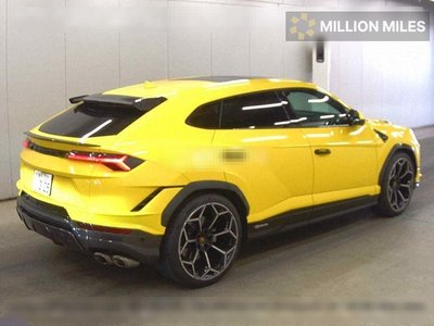 LAMBORGHINI URUS - 5
