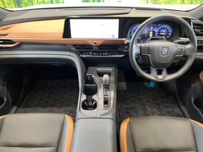 TOYOTA CROWN CROSSOVER - 2