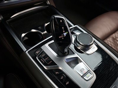 BMW 7 SERIES - 9