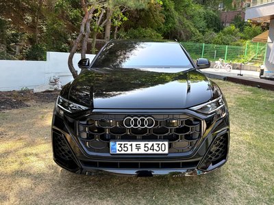 AUDI Q8 - 5
