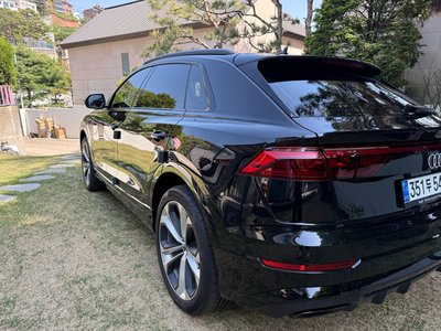 AUDI Q8 - 3