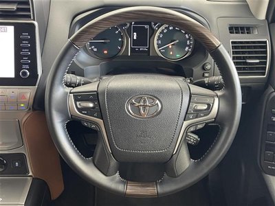 TOYOTA LAND CRUISER PRADO - 7