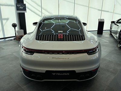 PORSCHE 911 - 4