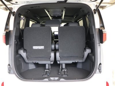 2024 Toyota ALPHARD — фото 17