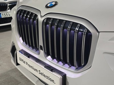 2023 BMW X7 — миниатюра 15