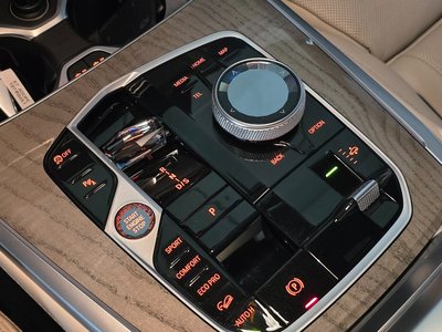 2023 BMW X7 — миниатюра 11