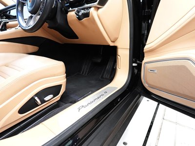 PORSCHE PANAMERA - 6