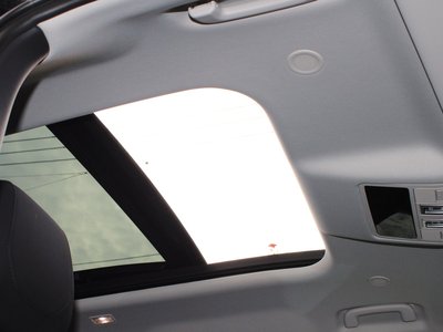 LAND ROVER DEFENDER - 10