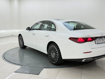 MERCEDES-BENZ E-CLASS - 2