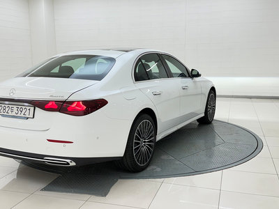 MERCEDES-BENZ E-CLASS - 6