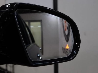 MERCEDES-BENZ E-CLASS - 9