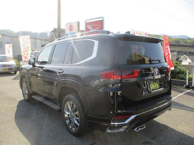 TOYOTA LAND CRUISER - 7