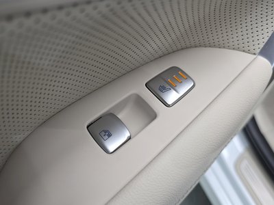 2022 Genesis THE NEW G70 thumbnail 30
