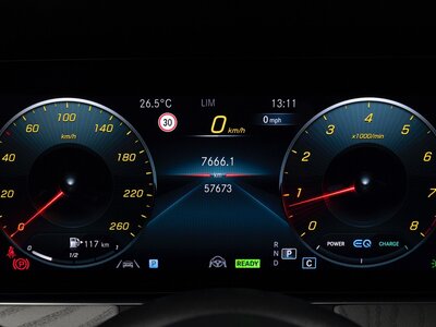 MERCEDES-BENZ E-CLASS - 8