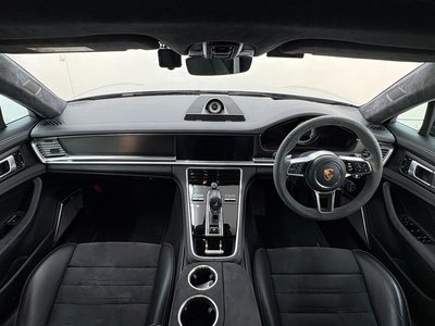 2019 Porsche PANAMERA 照片 2