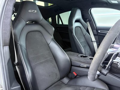 2019 Porsche PANAMERA 照片 40
