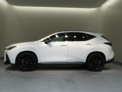 صورة مصغرة 17 لـ 2022 Lexus NX