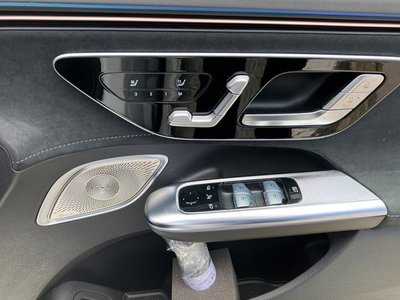 2024 Mercedes-BENZ EQE AMG — миниатюра 18