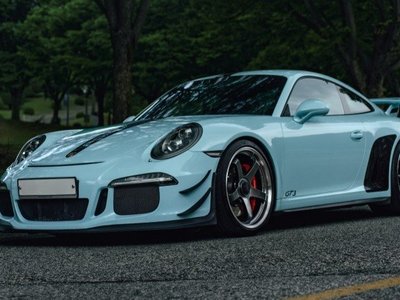 PORSCHE 911 - 10
