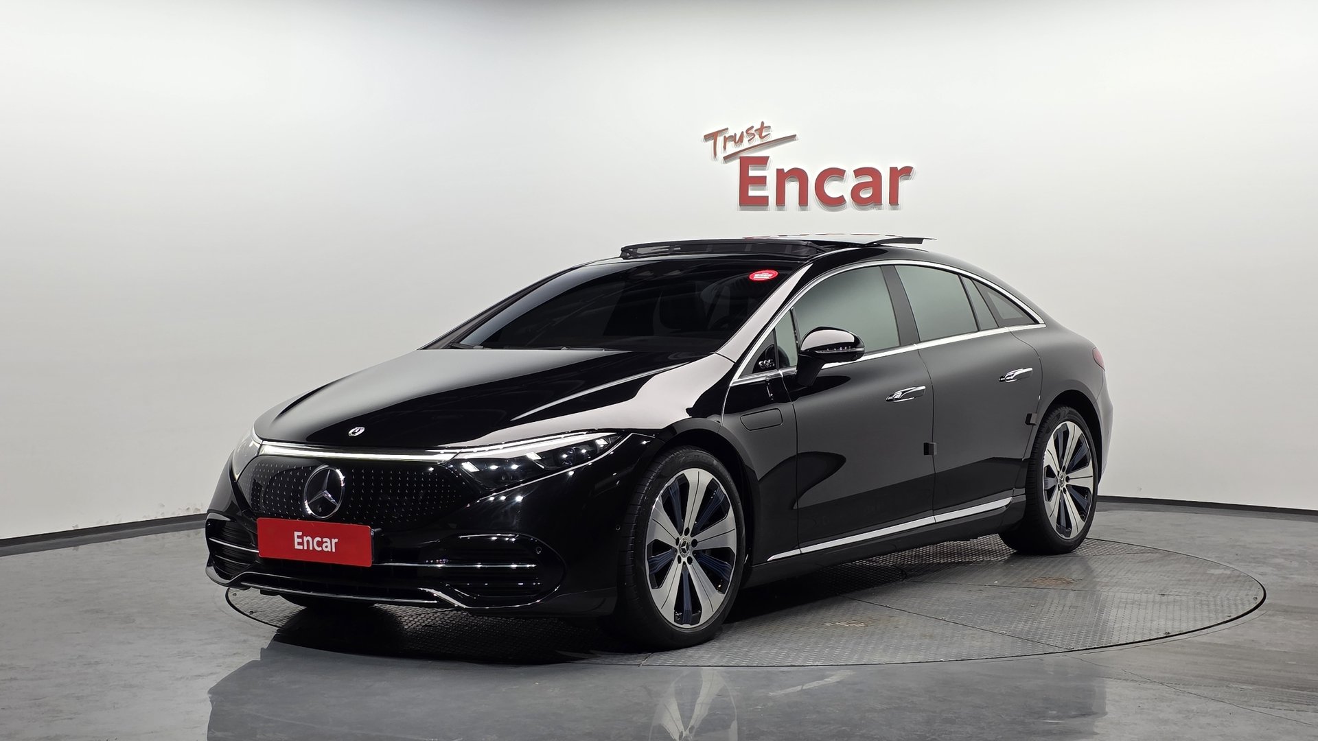 MERCEDES-BENZ EQS - View 1