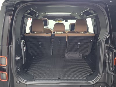 LAND ROVER DEFENDER - 10