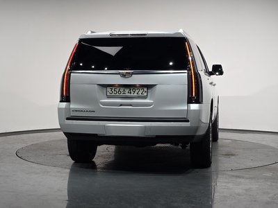 CADILLAC ESCALADE - 4