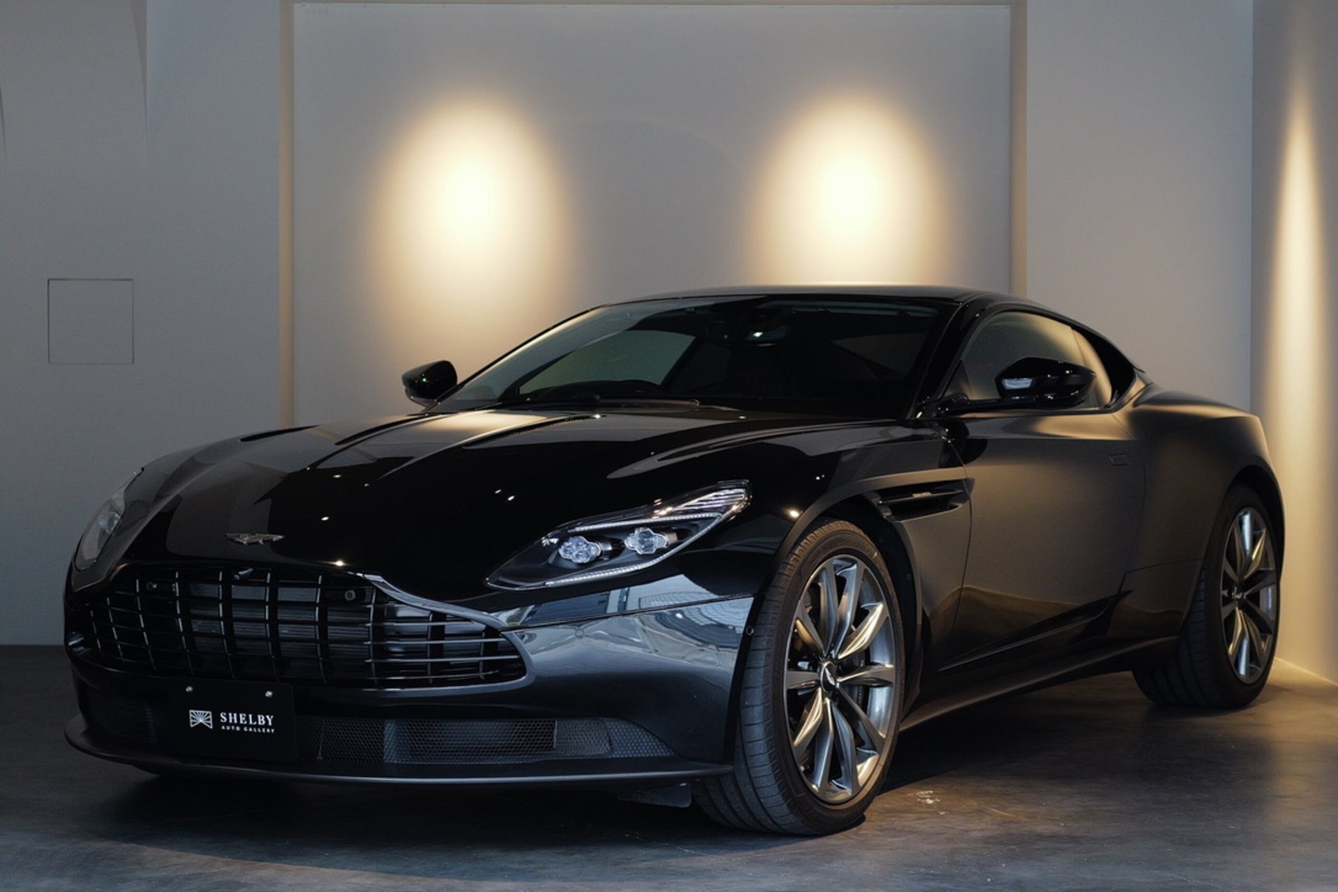 ASTON MARTIN DB11 - View 1