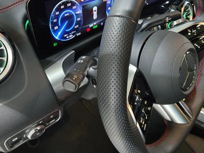 2025 Mercedes-BENZ EQB — миниатюра 19