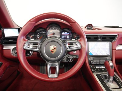 PORSCHE 911 CABRIOLET - 10