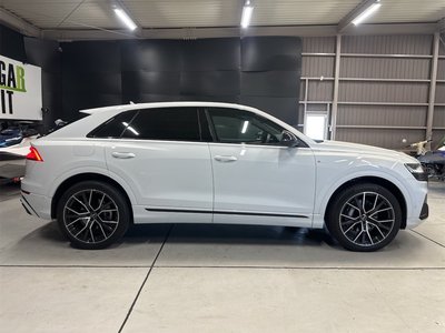 AUDI Q8 - 5