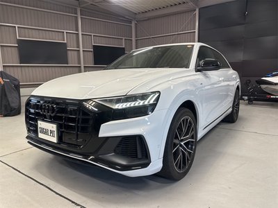 AUDI Q8 - 1