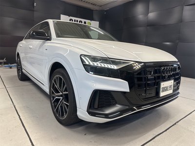 AUDI Q8 - 4