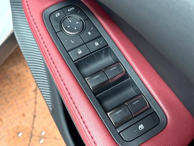 صورة مصغرة 31 لـ 2023 Lexus RX
