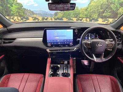 صورة 2 لـ 2023 Lexus RX