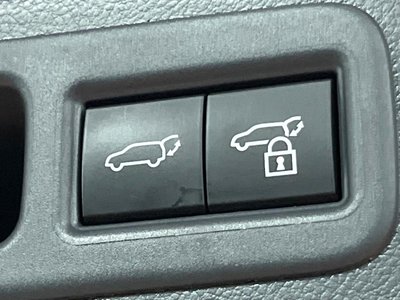 صورة 9 لـ 2023 Lexus RX