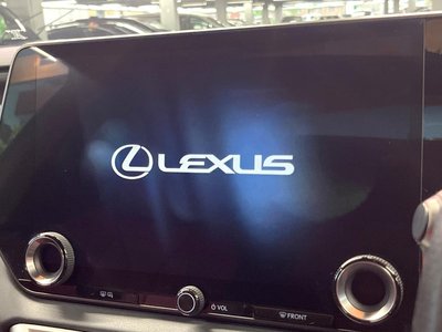 صورة 3 لـ 2023 Lexus RX
