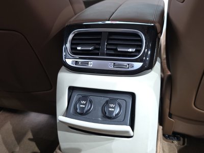 صورة مصغرة 37 لـ 2021 Genesis G90